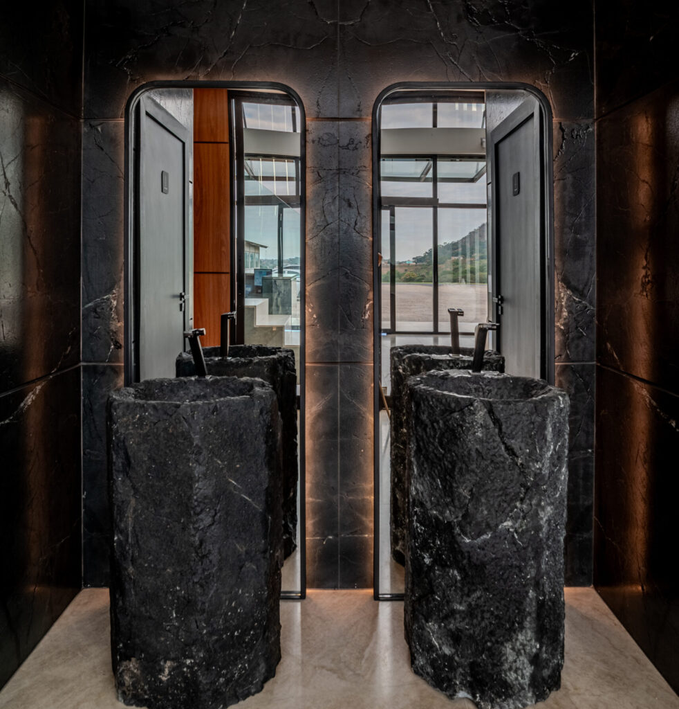 Diamond Black Mineral-3